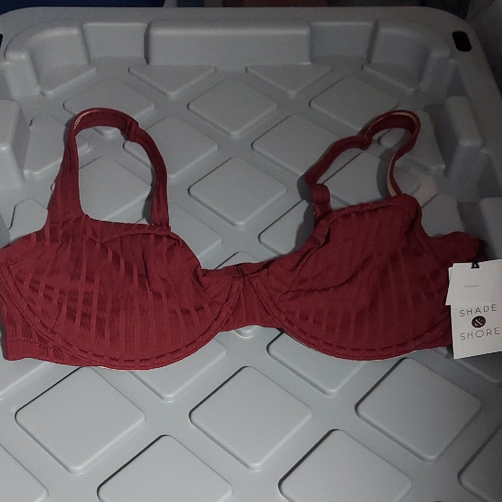 Shade & Shore Women's Red bikini top